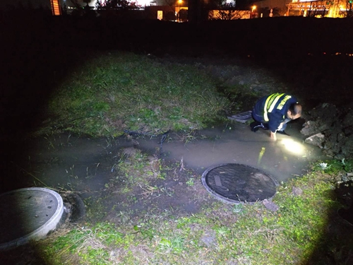 20181218  堅持不懈找水閘 不畏困難挽損失_副本.jpg