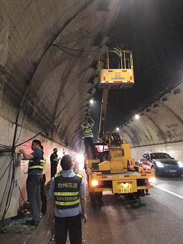 5  現(xiàn)場(chǎng)張耀及99.jpg